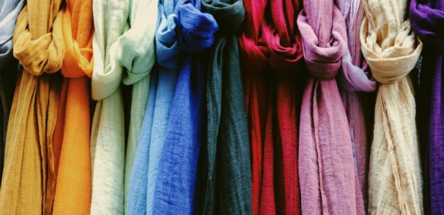 Fabric Scarf Guide: Ultimate Power Tips for Styling, Washing & Choosing the Right Scarf